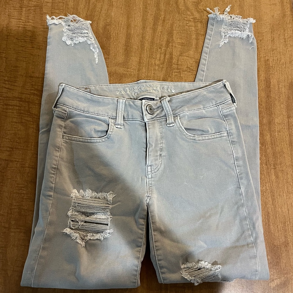 American Eagle Outfitters Light Gray Distressed Skinny Jeans